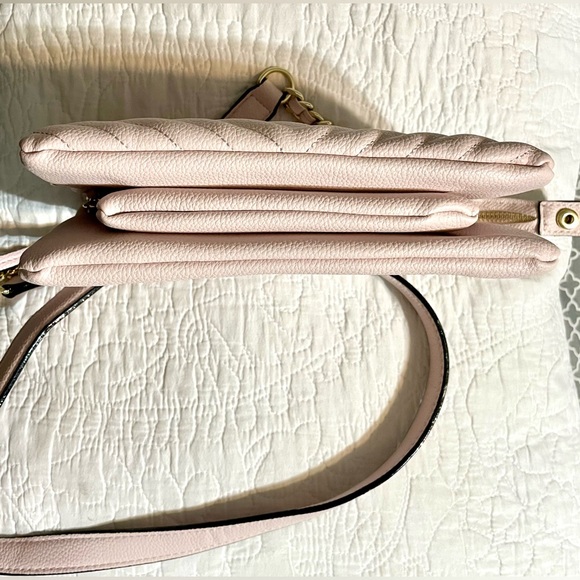 VICTORIA SECRET Pebbled V-Quilt 24/7 Crossbody color pink size 8x5 NWT - Picture 7 of 9